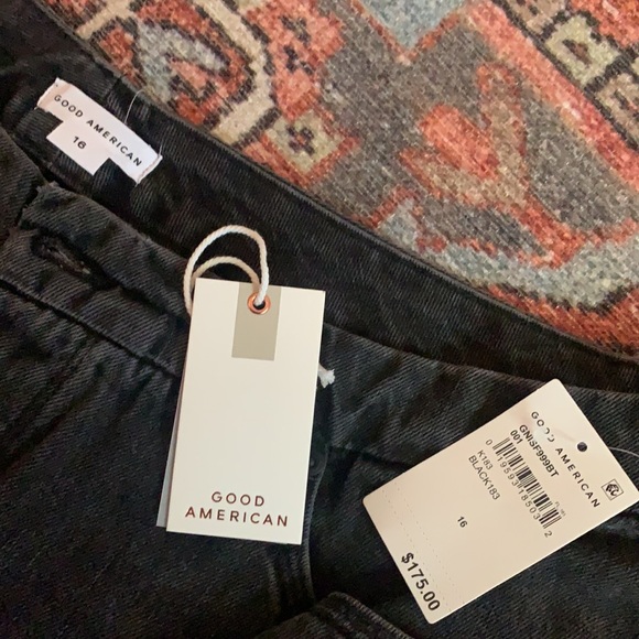 Good American Jeans - Picture 4 of 5